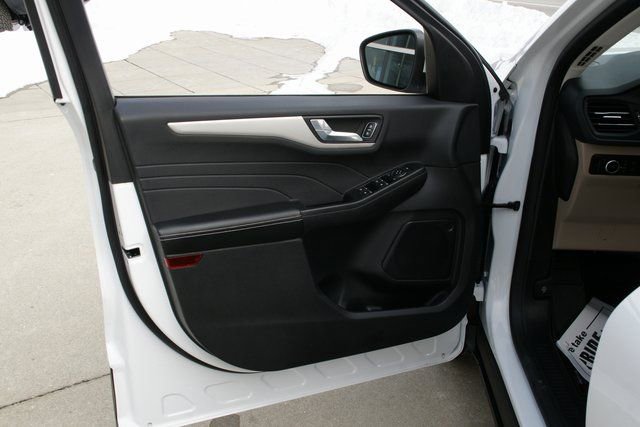 Used 2022 Ford Escape SEL image 15