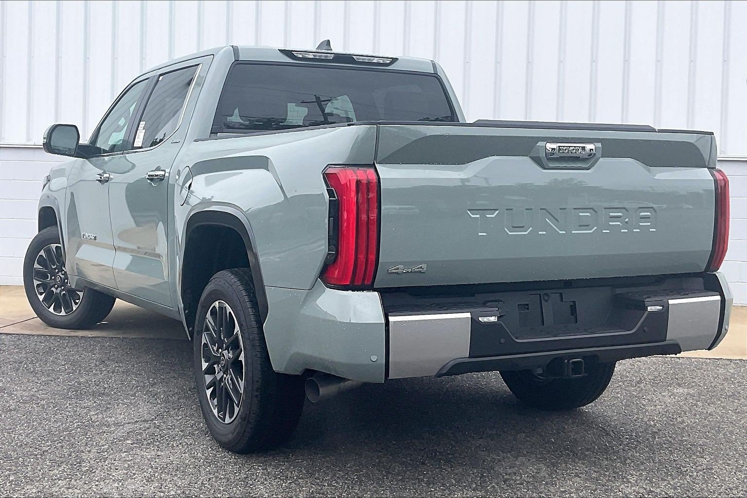 New 2026 Toyota Tundra Limited AWD/4WD image 3
