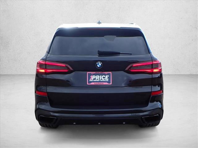 Used 2021 BMW X5 M50i image 3