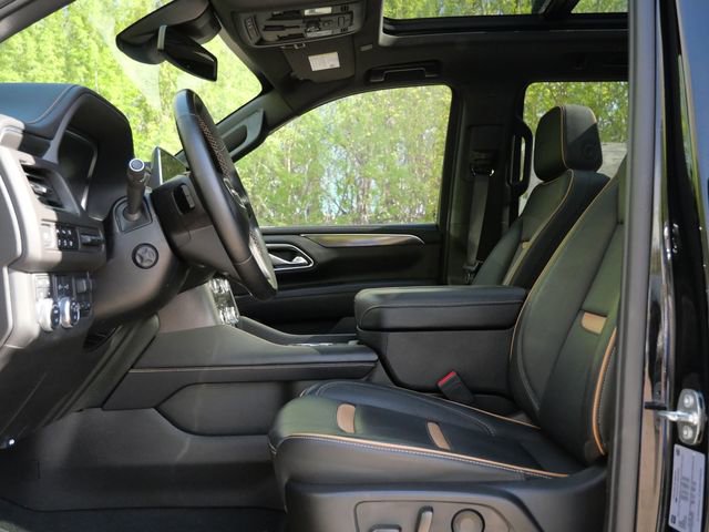 Used 2024 GMC Yukon AT4 w/ AT4 Premium Plus Package AWD/4WD image 13