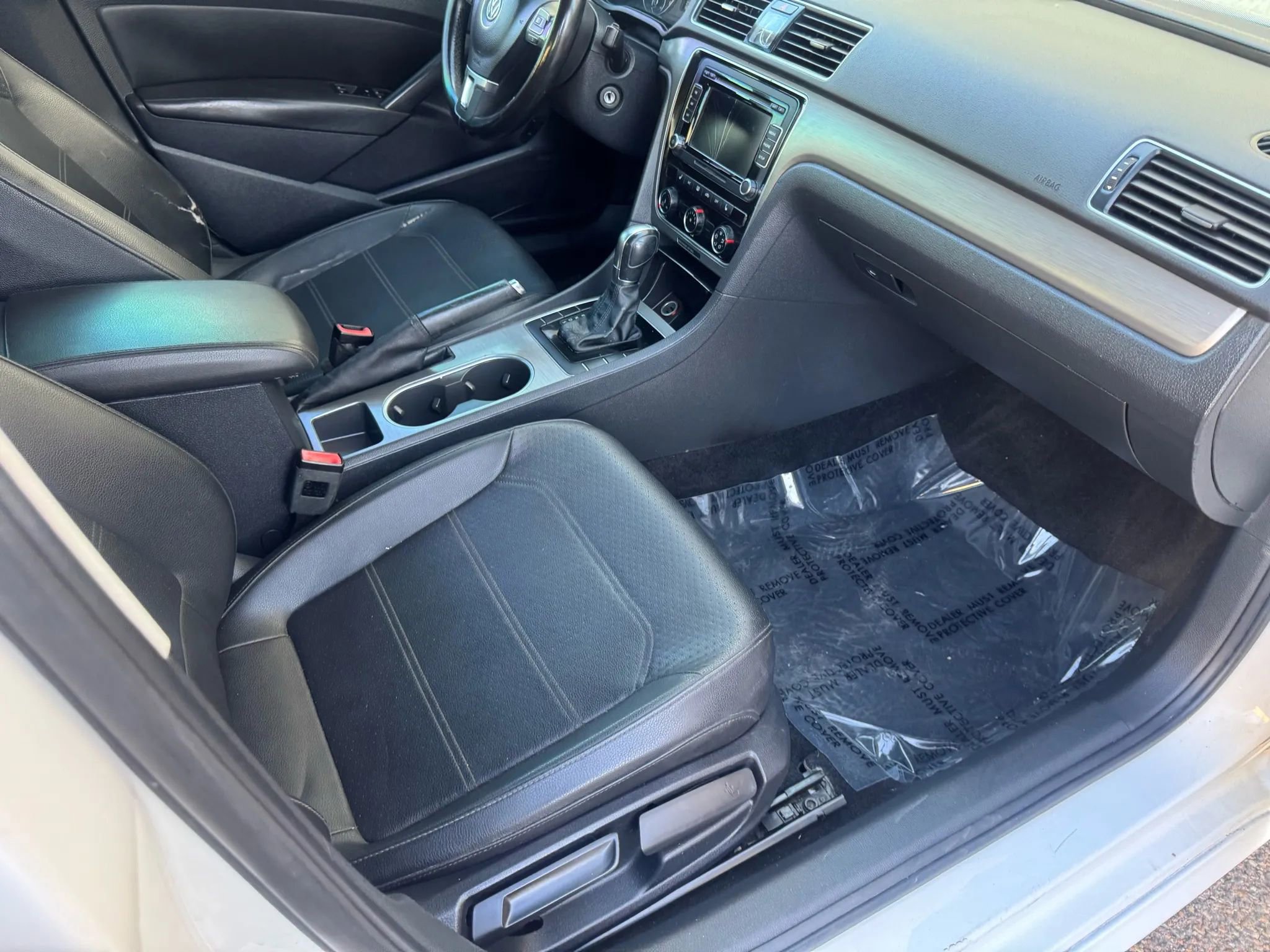Used 2015 Volkswagen Passat TDI SE FWD image 14