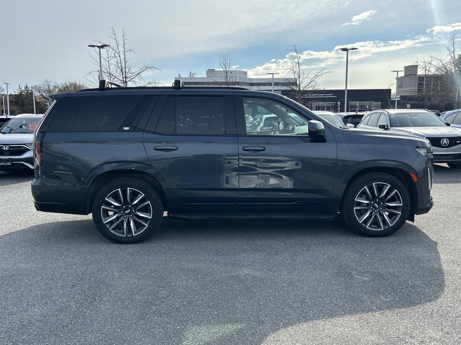 Used 2021 Cadillac Escalade Sport Platinum image 2