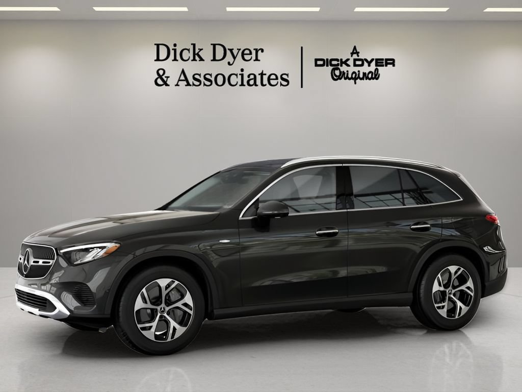 Used 2025 Mercedes-Benz GLC 350e 4MATIC image 30