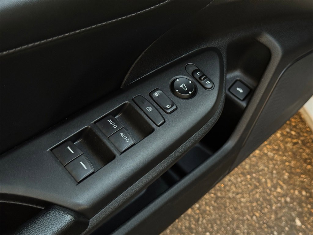 Used 2019 Honda Insight Touring image 11