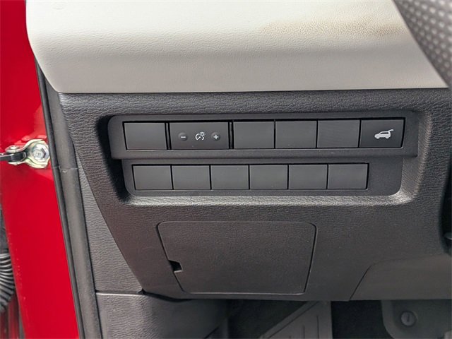 New 2025 Mitsubishi Outlander SE image 16