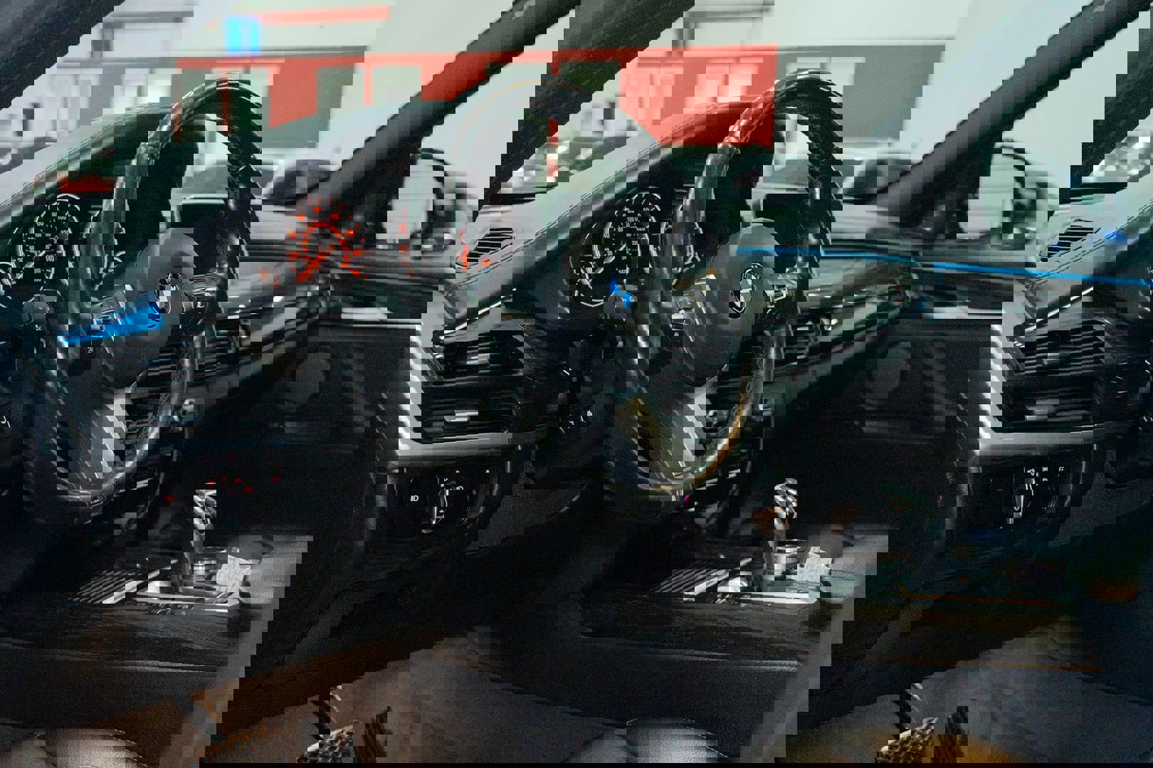 Used 2018 BMW X5 xDrive50i w/ M Sport Package image 18