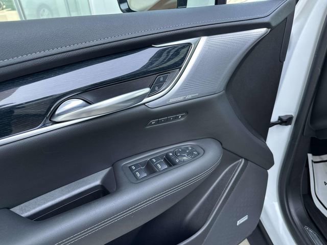Certified 2025 Cadillac XT5 Premium Luxury w/ Technology Package AWD/4WD image 17