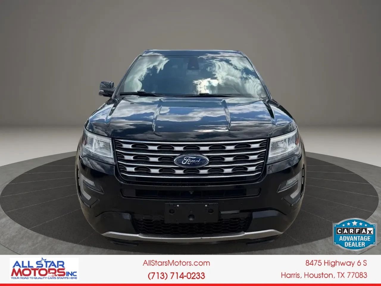 Used 2017 Ford Explorer Limited w/ Equipment Group 301A FWD image 2