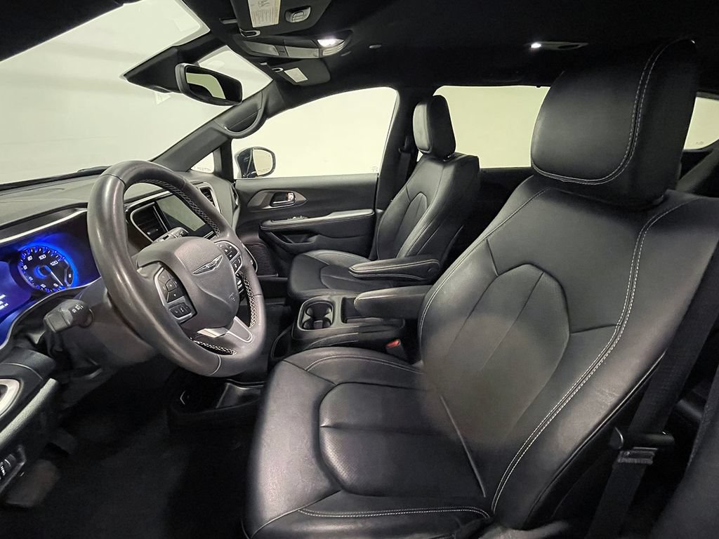 Used 2025 Chrysler Pacifica Select FWD image 25