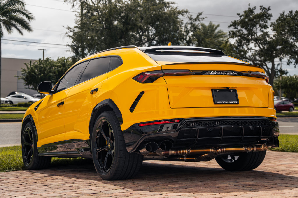 Used 2019 Lamborghini Urus AWD/4WD image 3