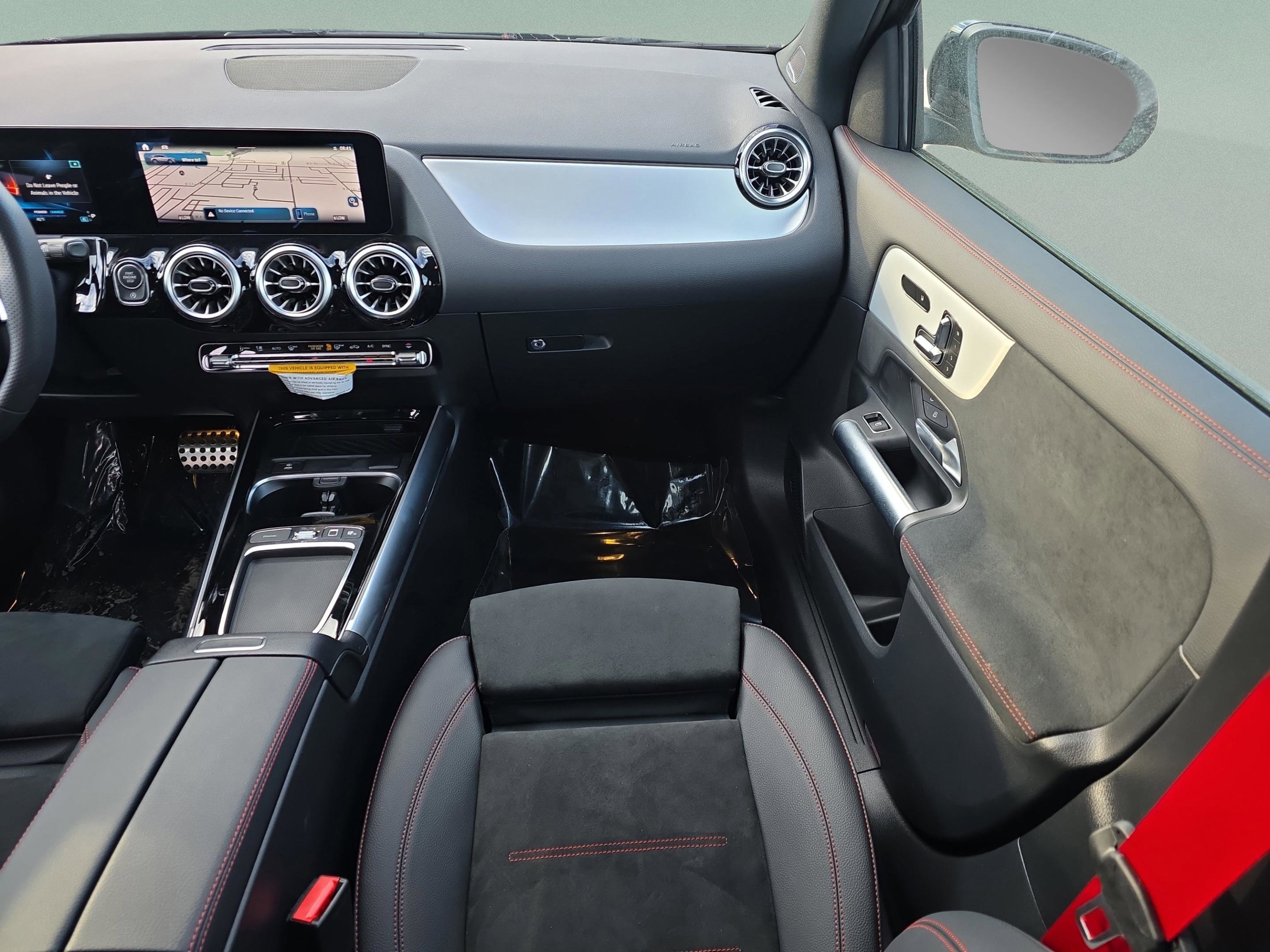 Used 2026 Mercedes-Benz GLA 35 AMG 4MATIC image 11