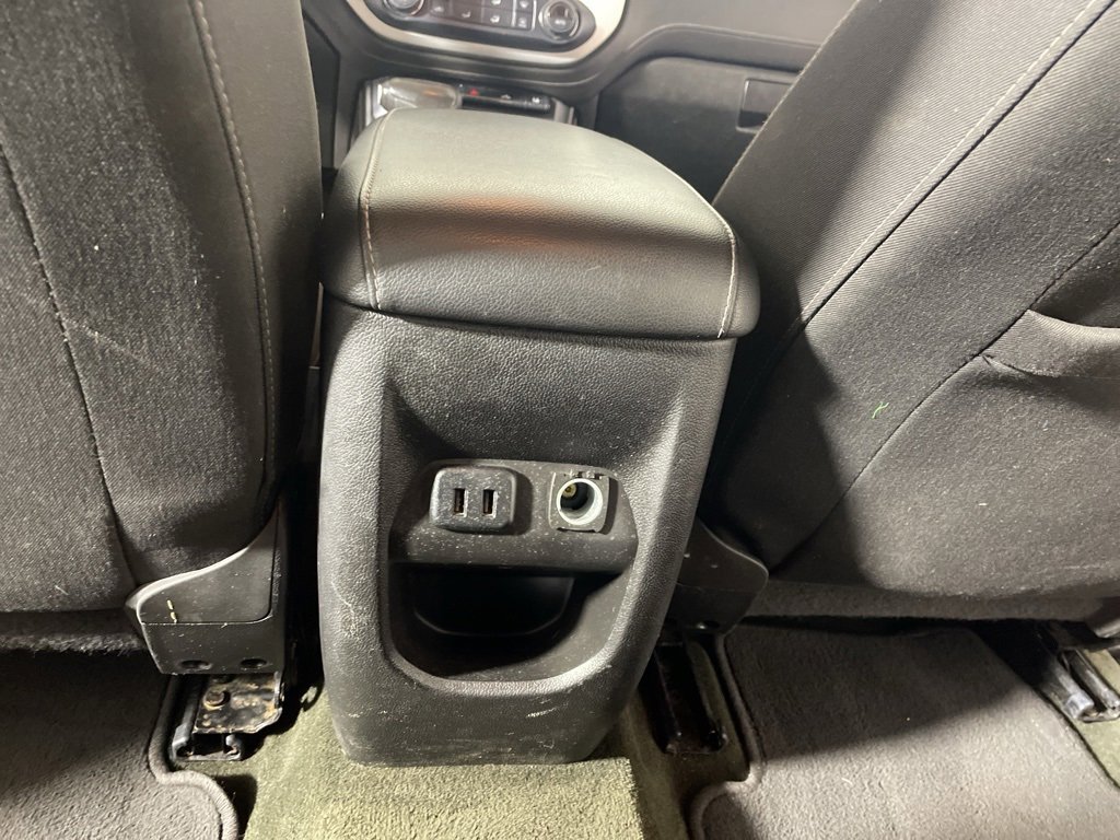 Used 2018 GMC Canyon SLE image 19