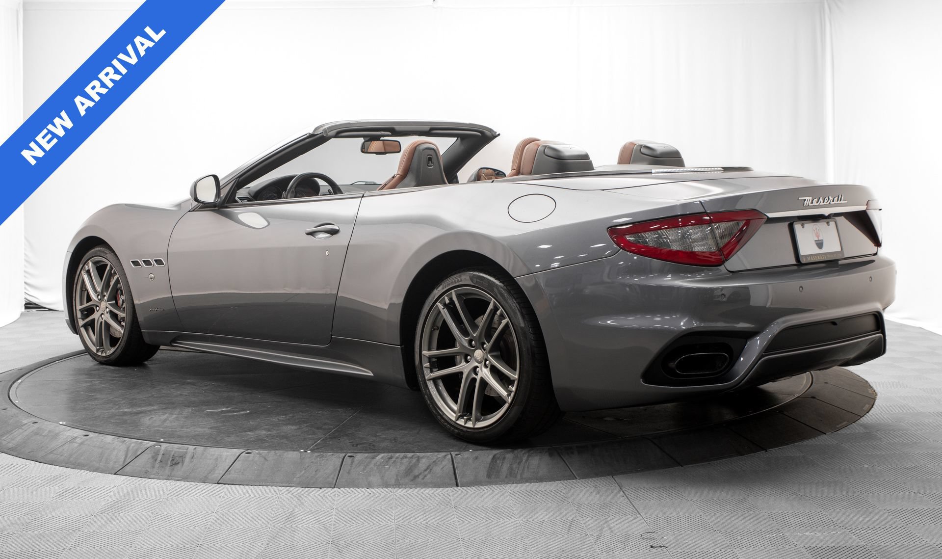 Used 2018 Maserati GranTurismo MC RWD image 5