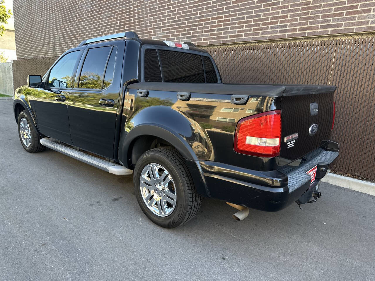 Used 2007 Ford Explorer Sport Trac Limited image 4