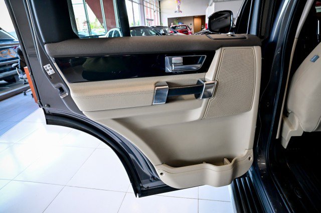 Used 2016 Land Rover LR4 HSE Silver Edition AWD/4WD image 20
