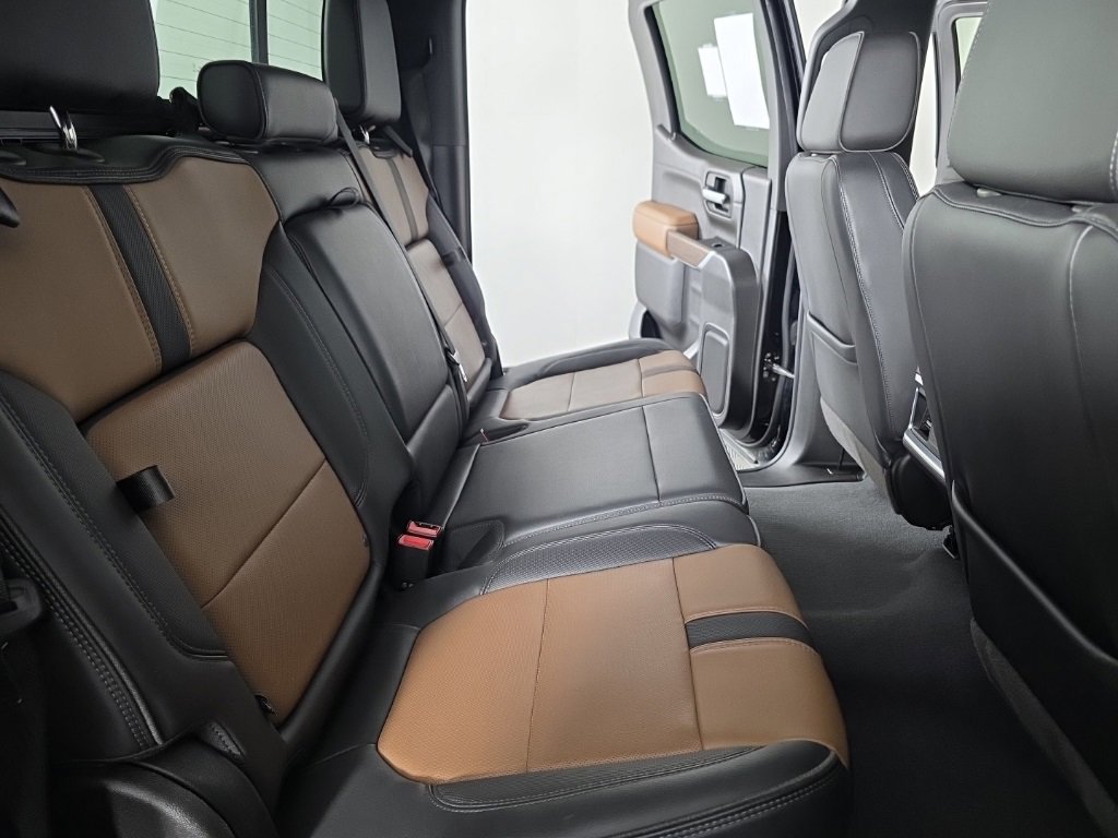 Used 2022 Chevrolet Silverado 1500 High Country w/ Technology Package image 42