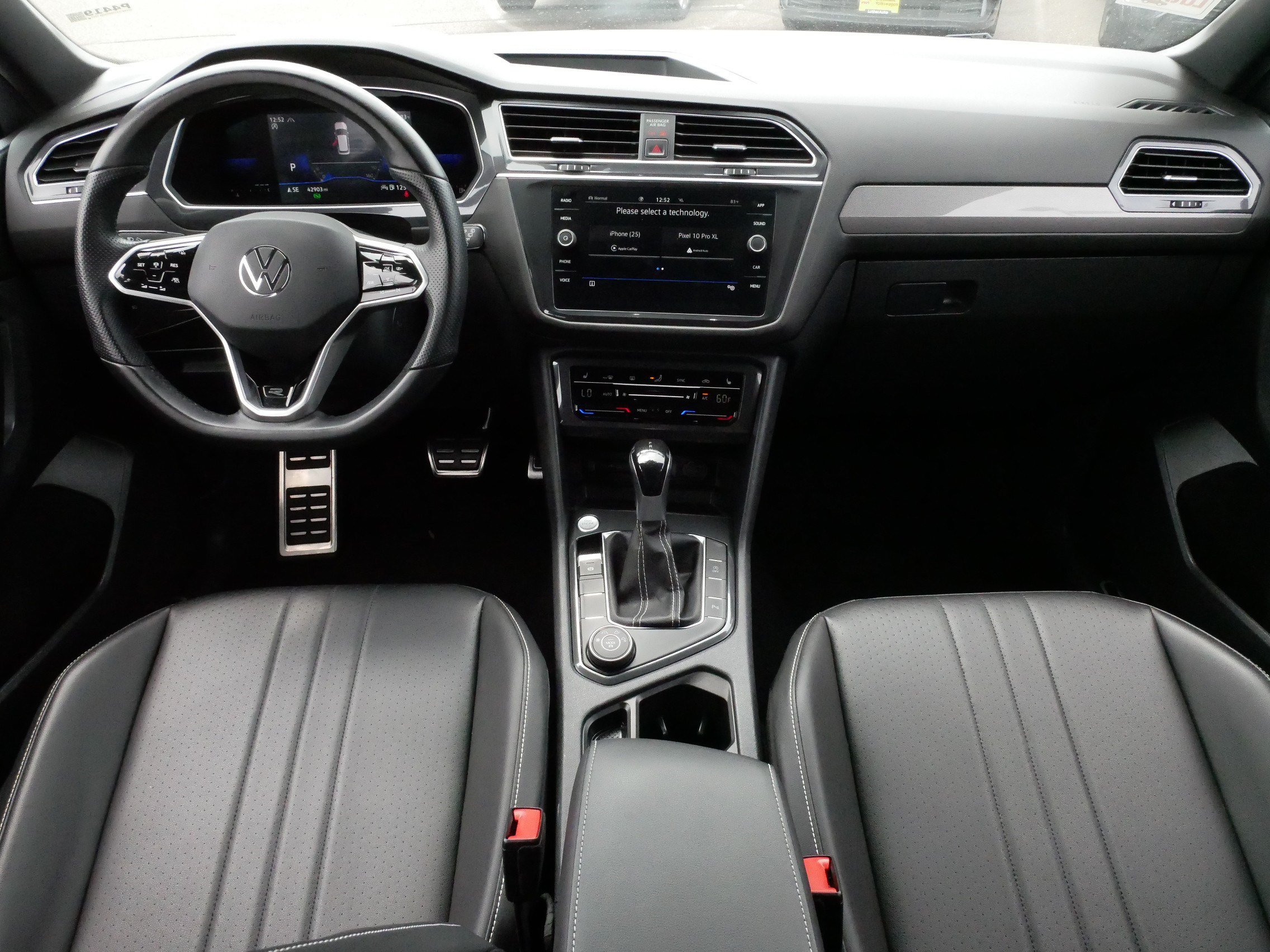 Certified 2023 Volkswagen Tiguan SE R-Line AWD/4WD image 10