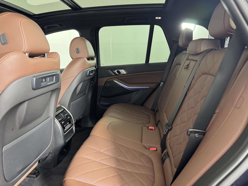 Used 2023 BMW X5 xDrive40i w/ M Sport Package AWD/4WD image 31