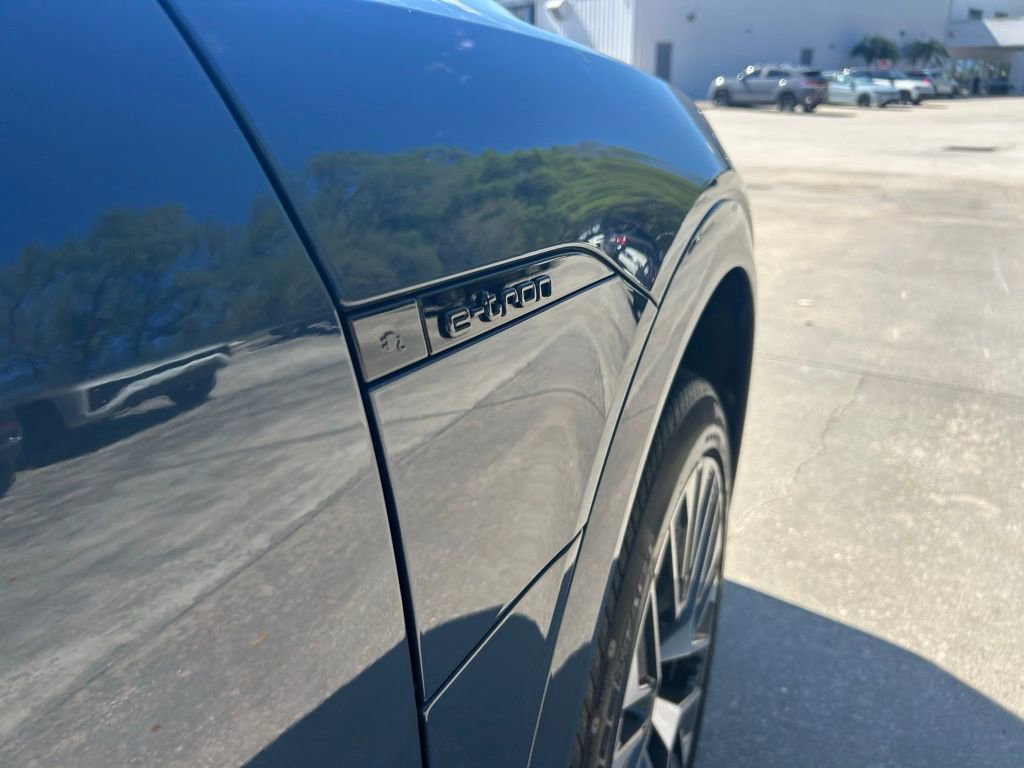 Used 2024 Audi Q8 e-tron Premium Plus w/ Premium Plus Package AWD/4WD image 35