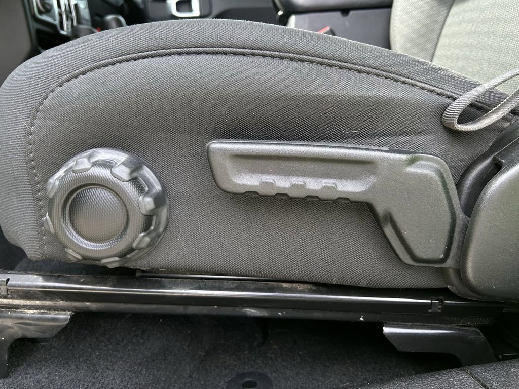 Certified 2021 Jeep Gladiator Willys image 31