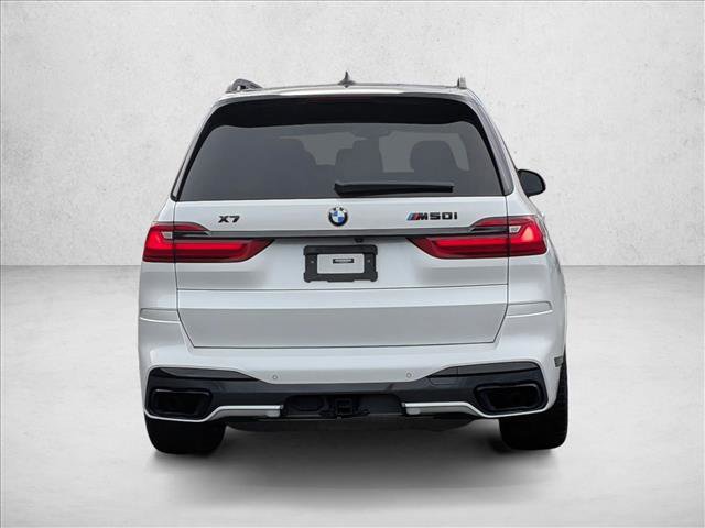 Used 2022 BMW X7 M50i image 7