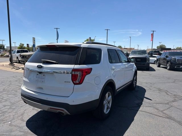 Used 2017 Ford Explorer XLT AWD/4WD image 8