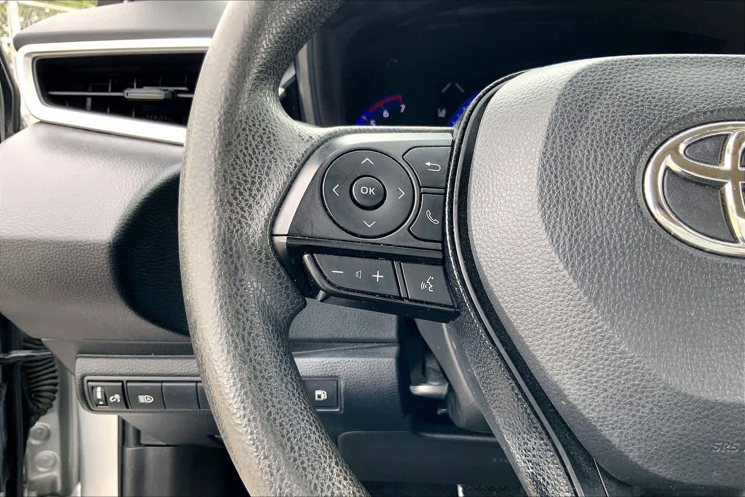 Used 2021 Toyota Corolla LE FWD image 23