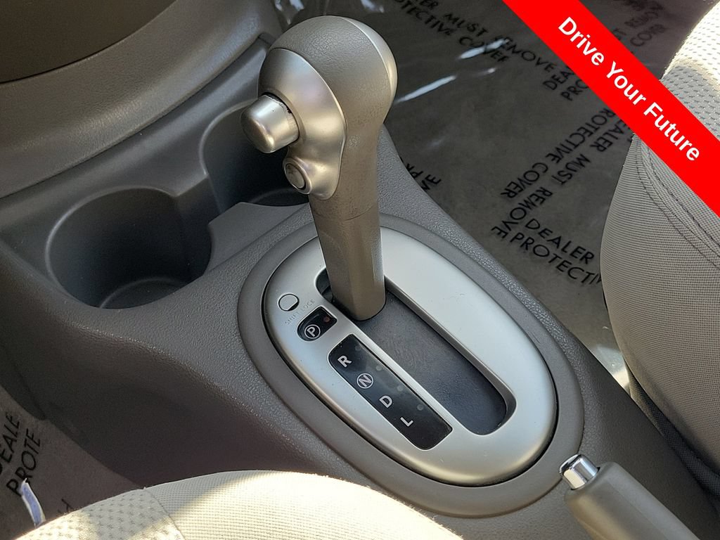 Used 2014 Nissan Versa SV FWD image 15