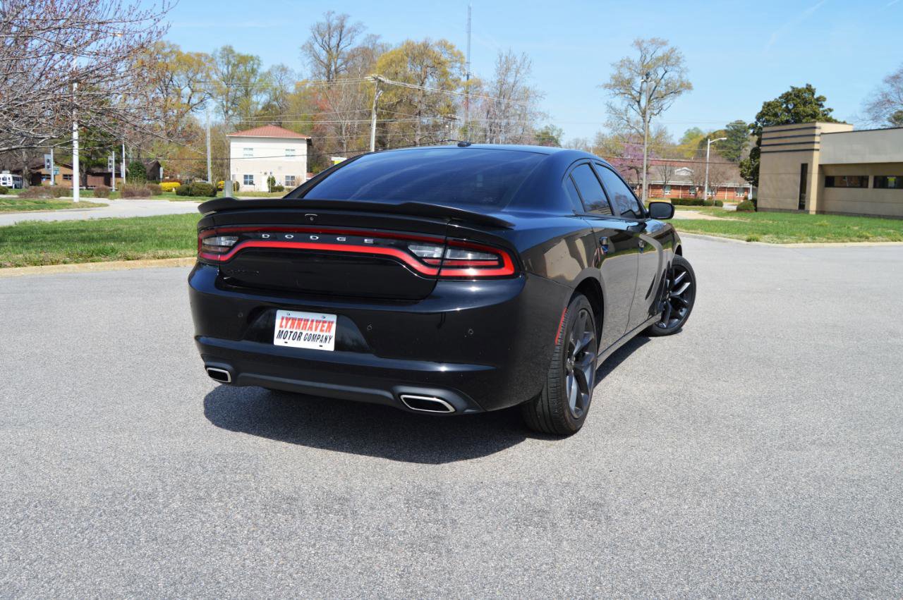 Used 2019 Dodge Charger SXT w/ Blacktop Package RWD image 4