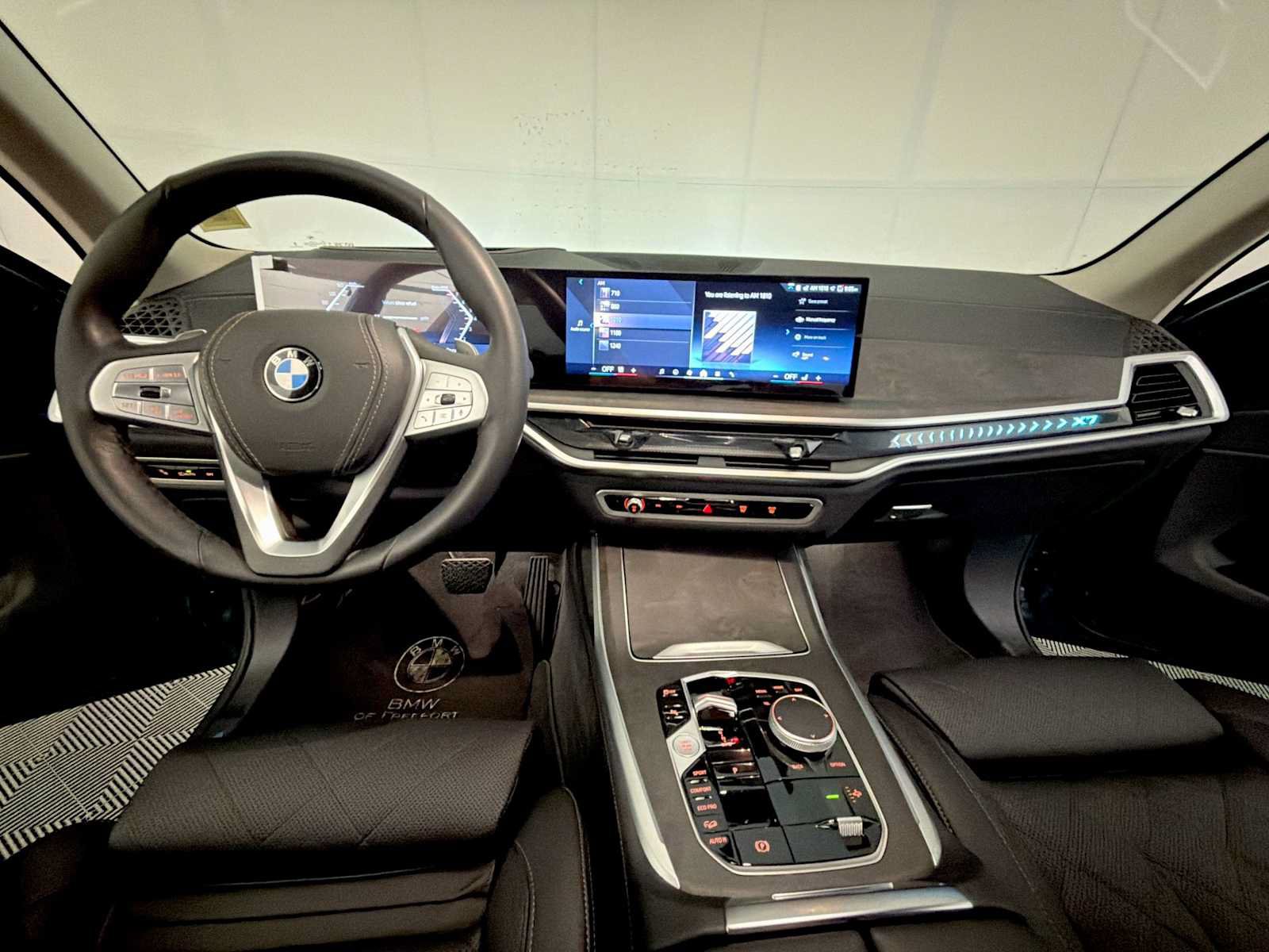 Used 2026 BMW X7 xDrive40i w/ Premium Package AWD/4WD image 14