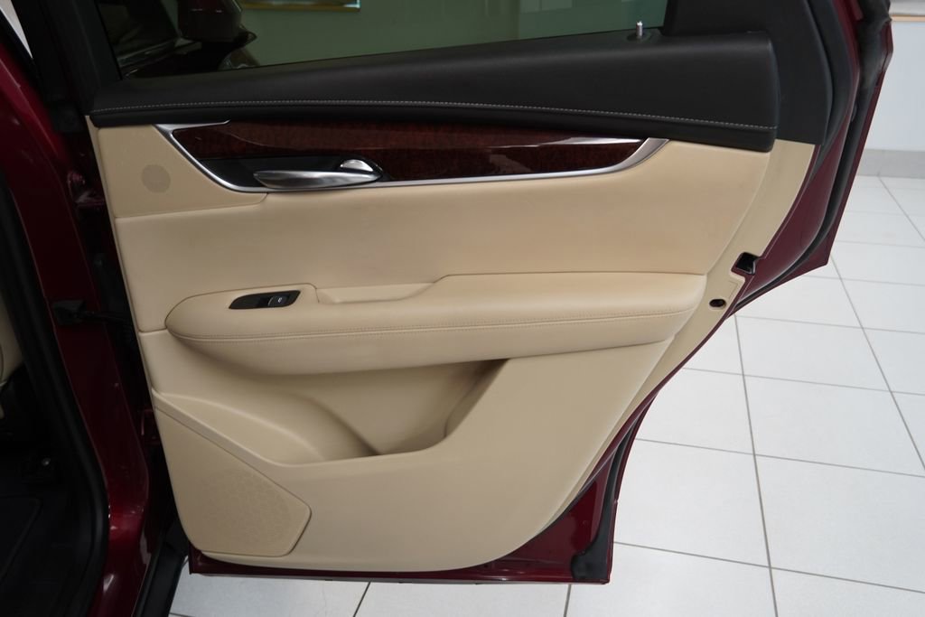 Used 2017 Cadillac XT5 Premium Luxury w/ Advanced Security Package FWD image 24