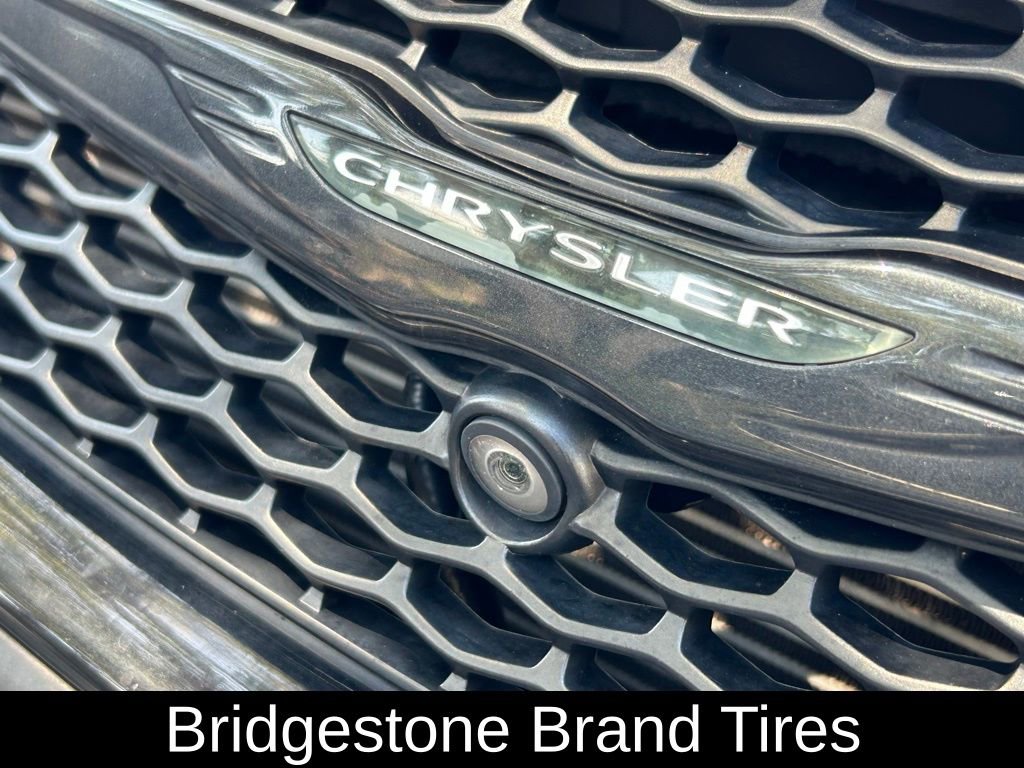 Used 2020 Chrysler Pacifica Touring-L Plus image 31