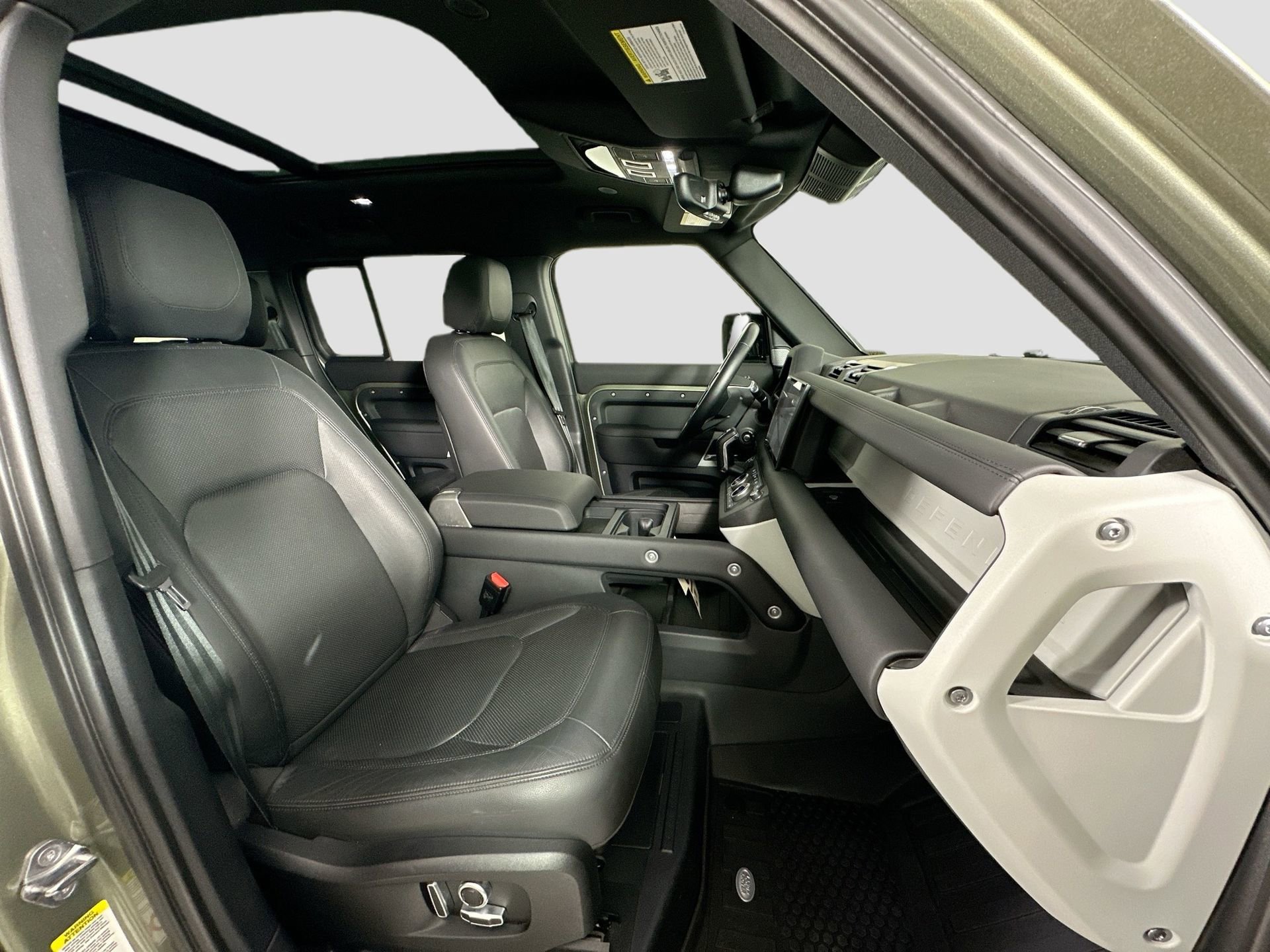 Certified 2024 Land Rover Defender 130 S image 33