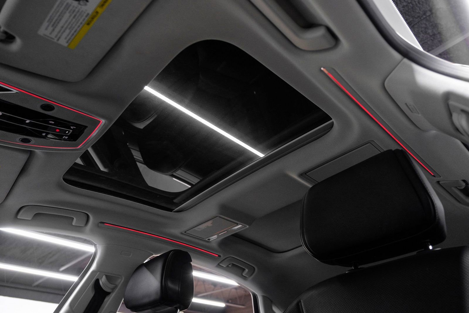 Used 2022 Audi A8 L 3.0T w/ Luxury Package image 5