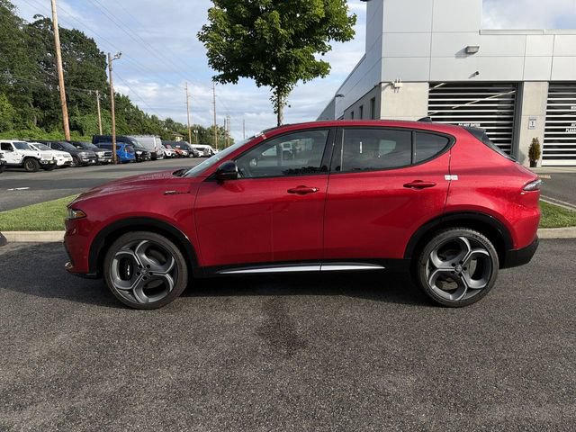 New 2026 Alfa Romeo Tonale w/ Active Assist Package AWD/4WD image 5