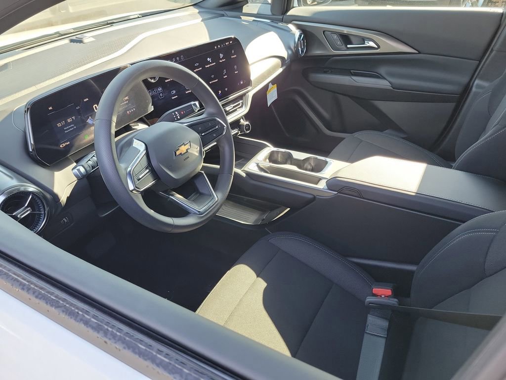 New 2026 Chevrolet Equinox EV LT image 3