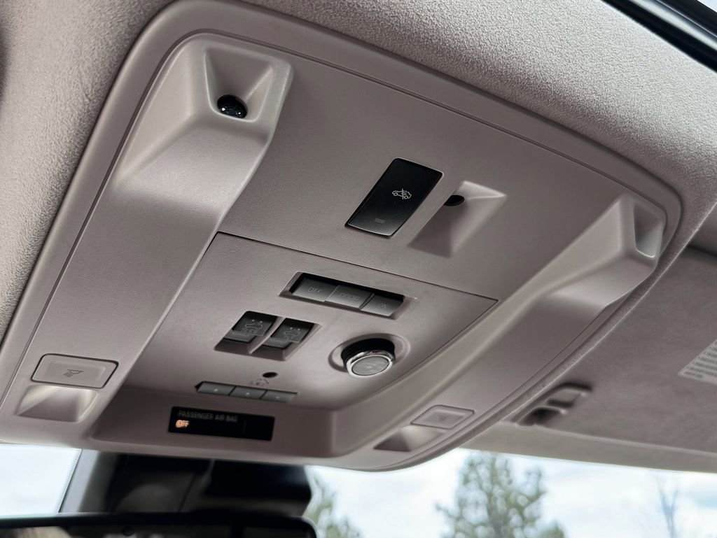 Used 2016 Cadillac Escalade ESV Platinum image 26