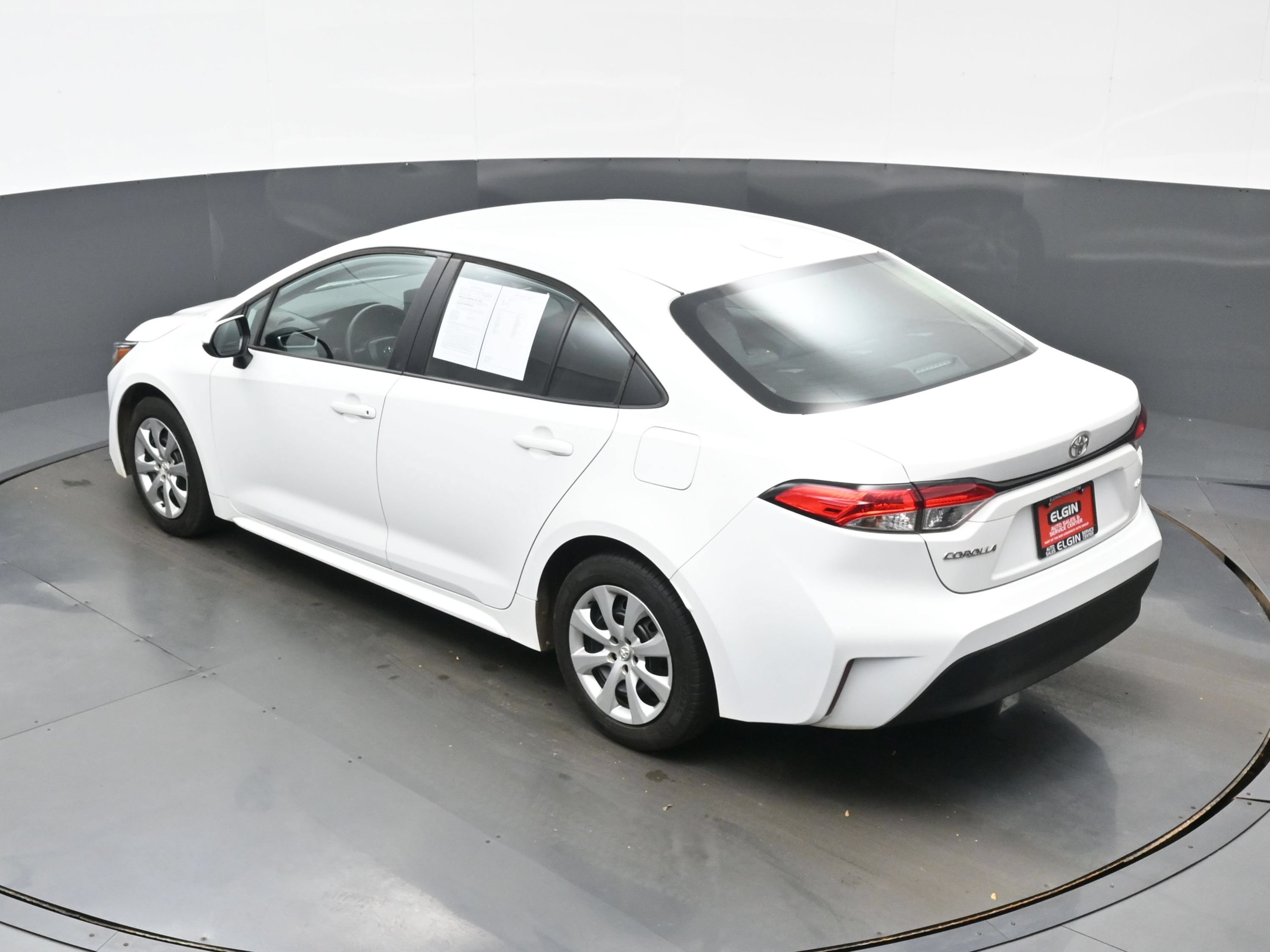 Used 2024 Toyota Corolla LE FWD image 38