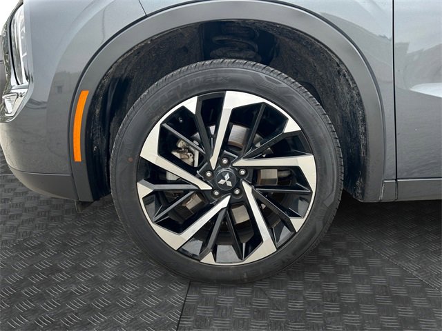 Used 2024 Mitsubishi Outlander SE image 14