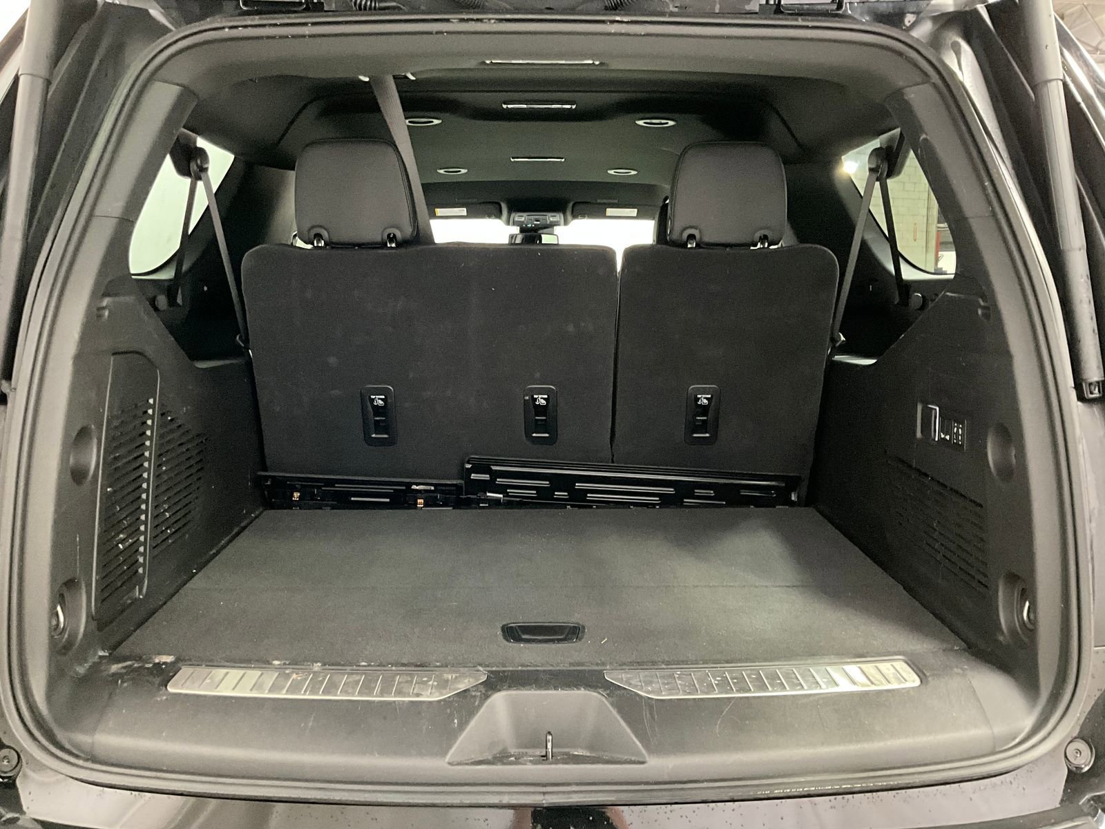 Used 2025 GMC Yukon XL Denali image 26