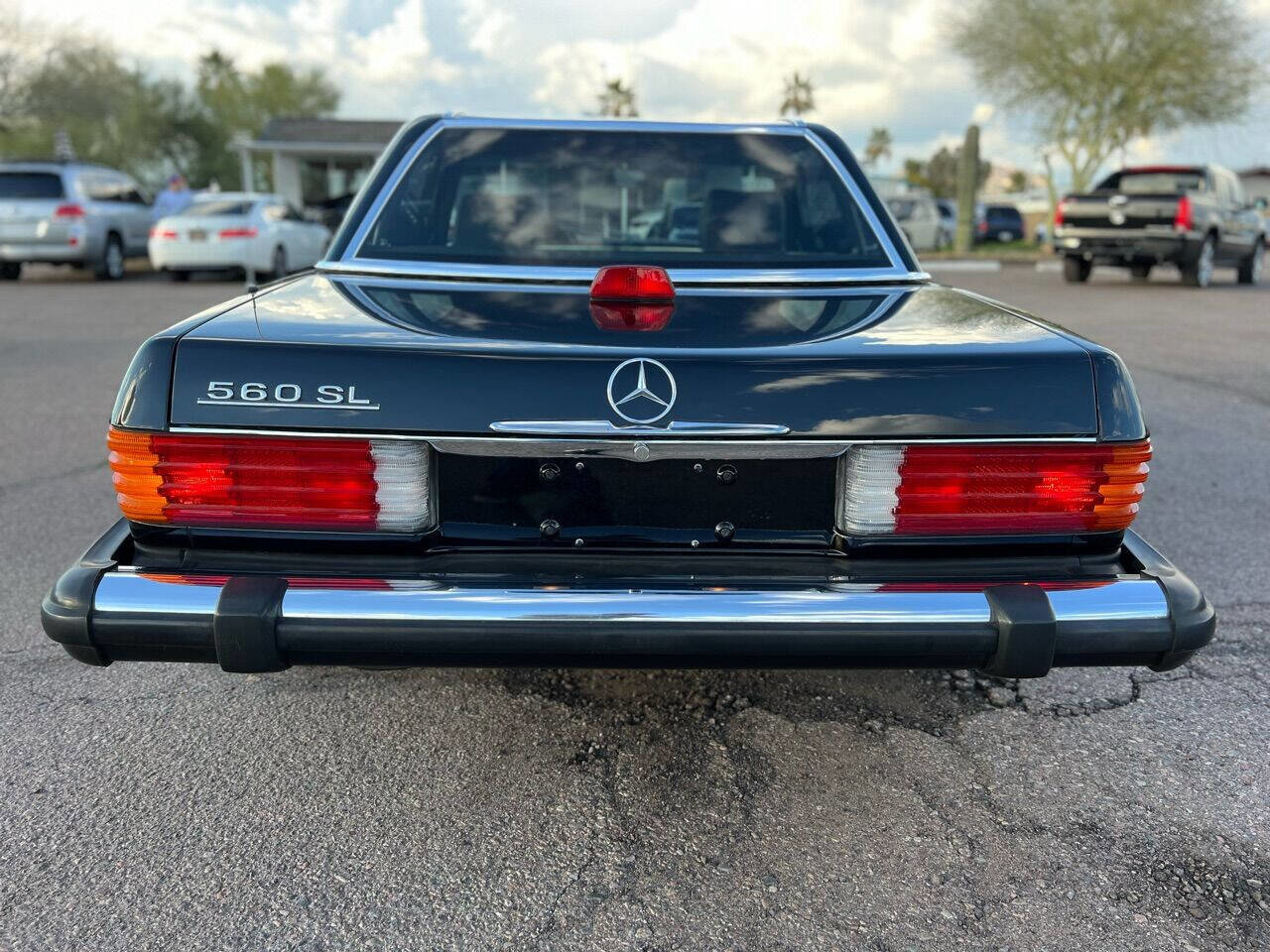 Used 1987 Mercedes-Benz 560 SL image 7
