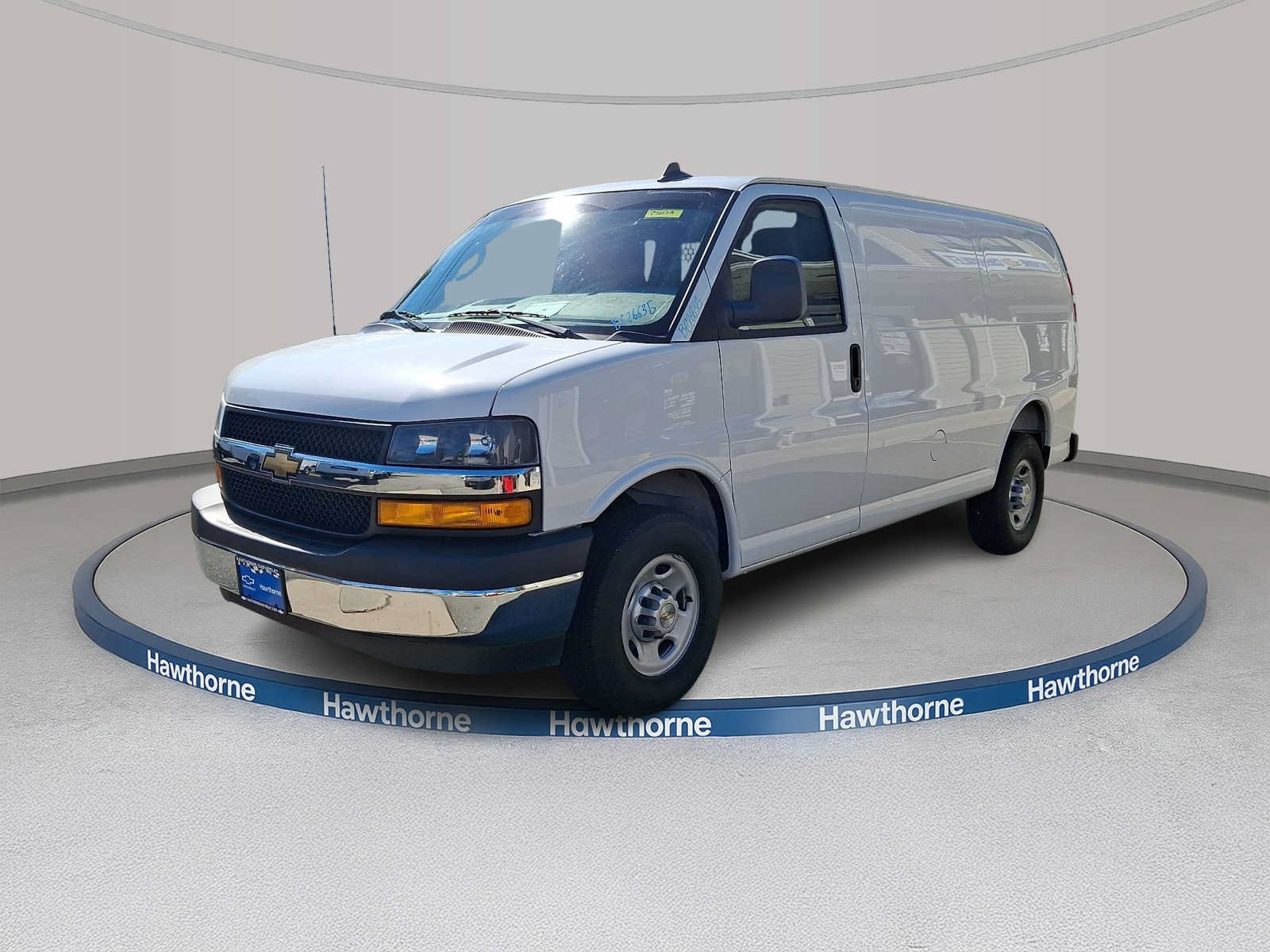 Used 2025 Chevrolet Express 2500 w/ Driver Convenience Package RWD image 3