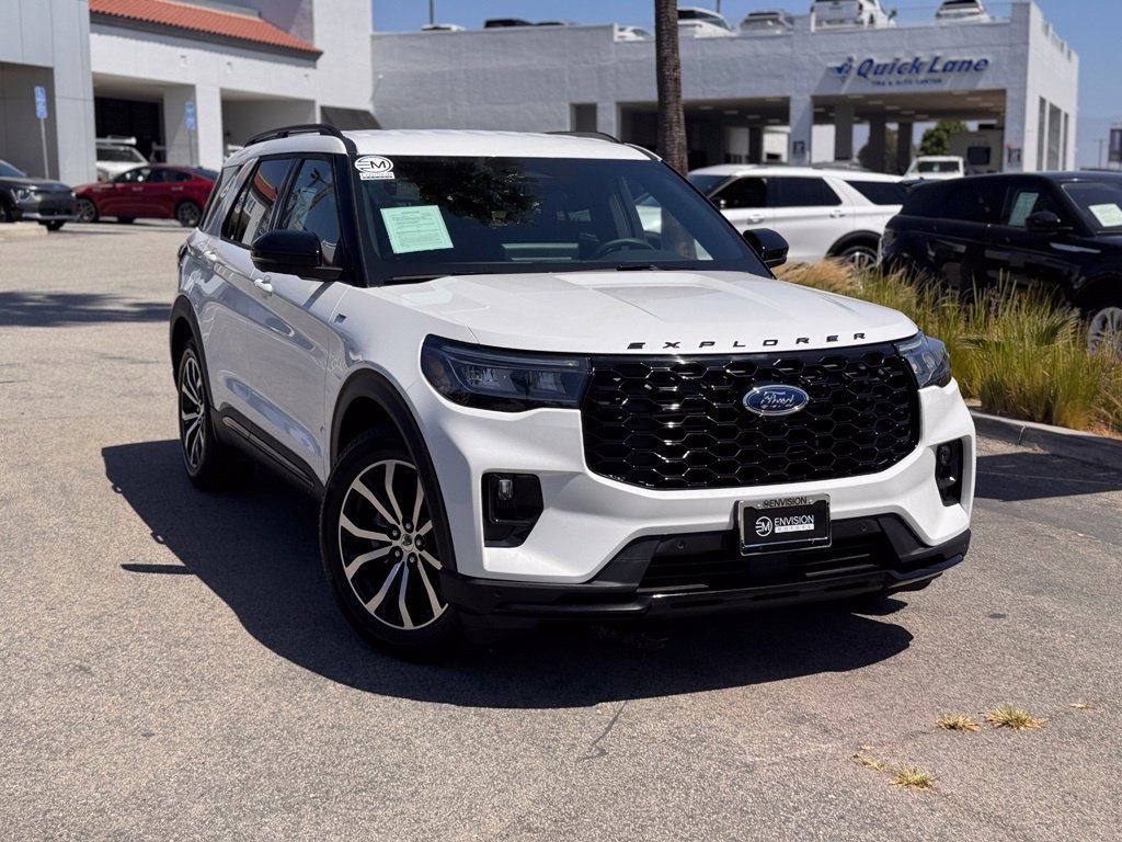 Used 2026 Ford Explorer ST-Line RWD image 2