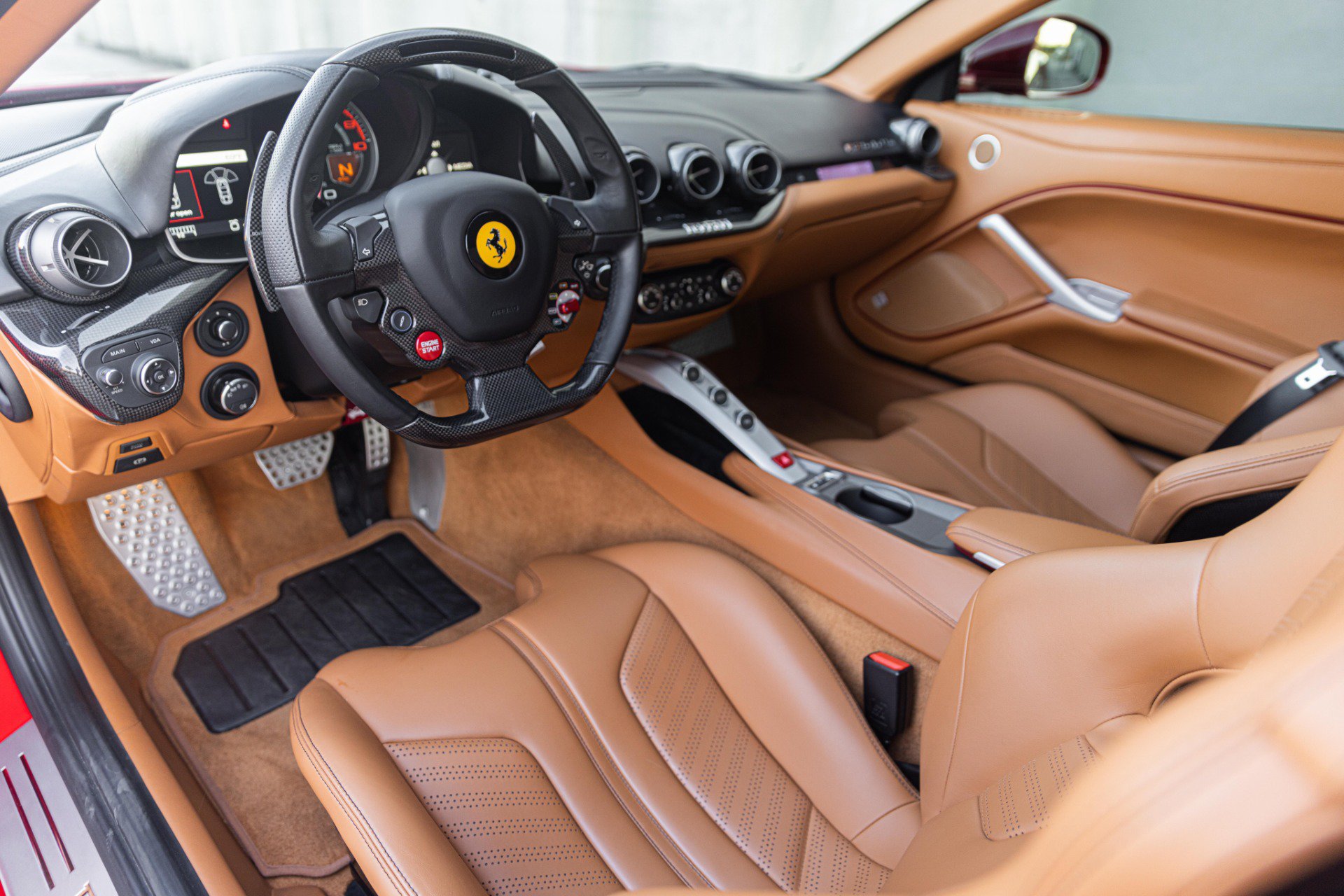 Used 2014 Ferrari F12 Berlinetta RWD image 3