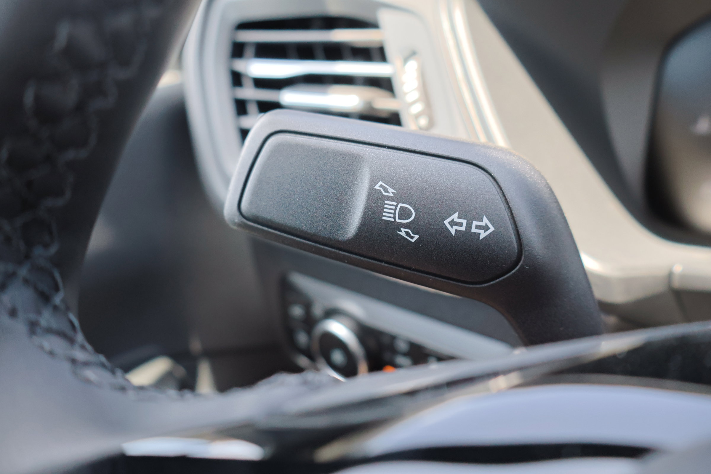 New 2025 Ford Escape SE image 21