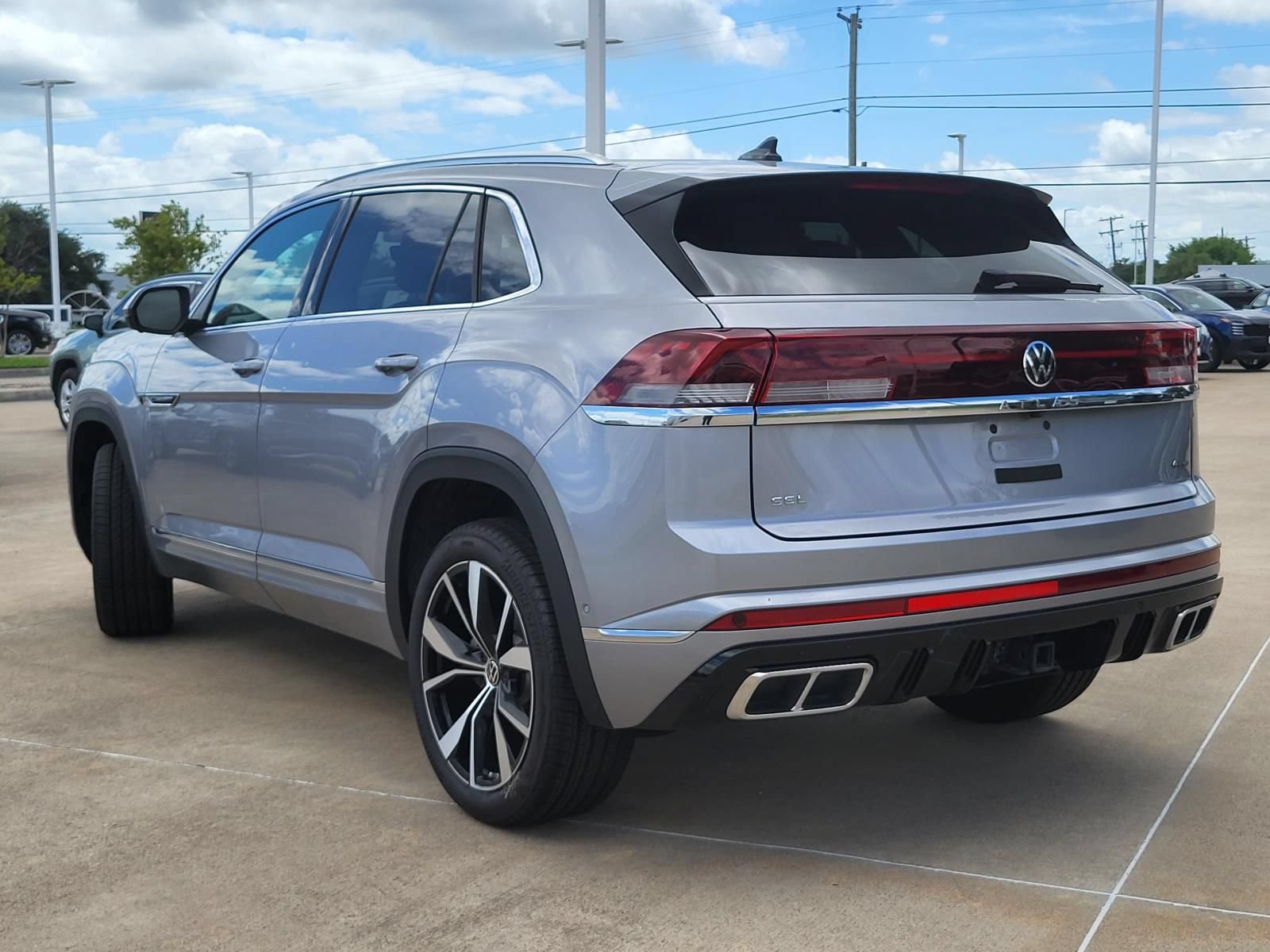 Used 2024 Volkswagen Atlas Cross Sport SEL Premium R-Line AWD/4WD image 8