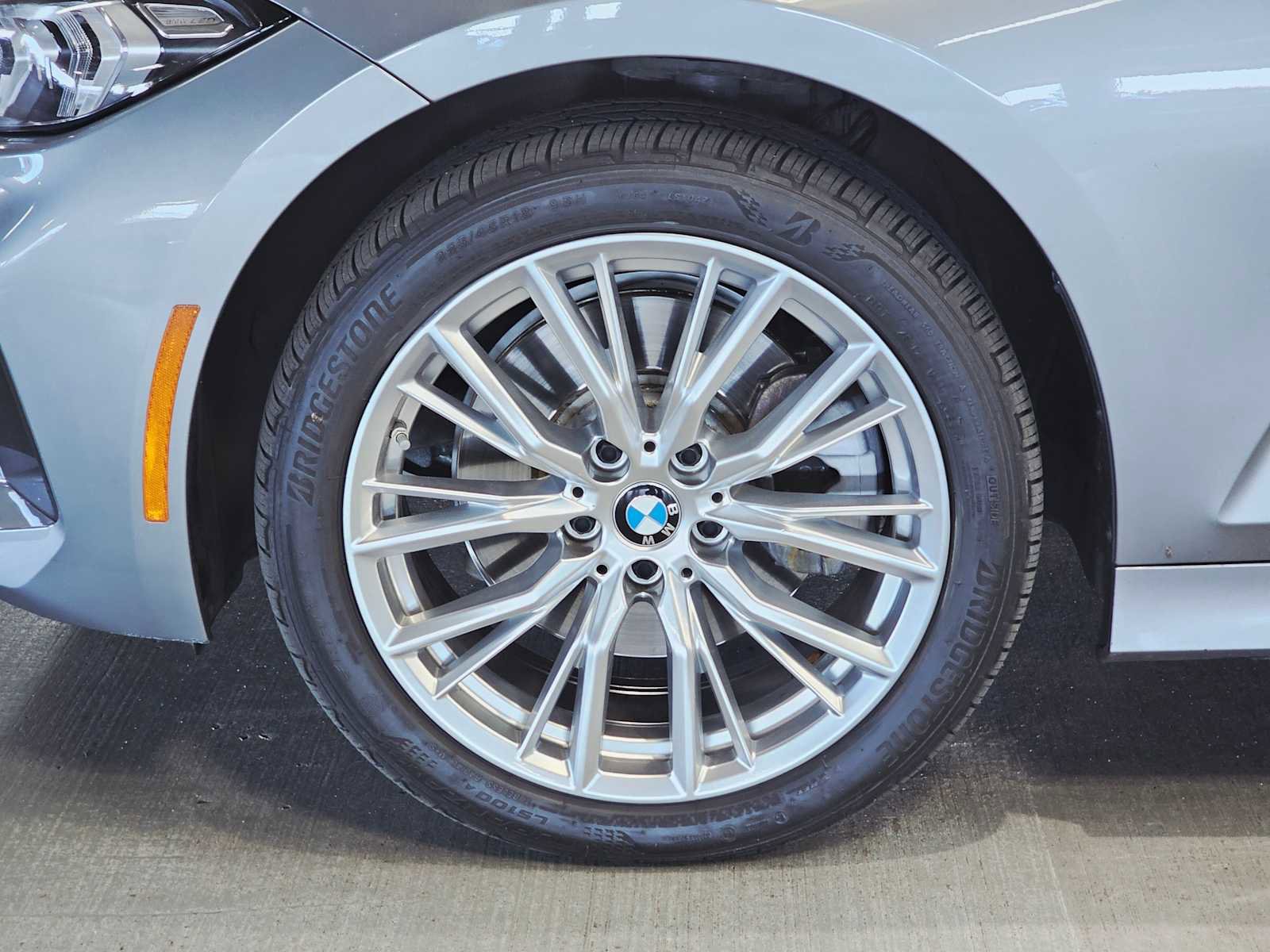 Used 2023 BMW 330i xDrive Sedan w/ Premium Package image 8