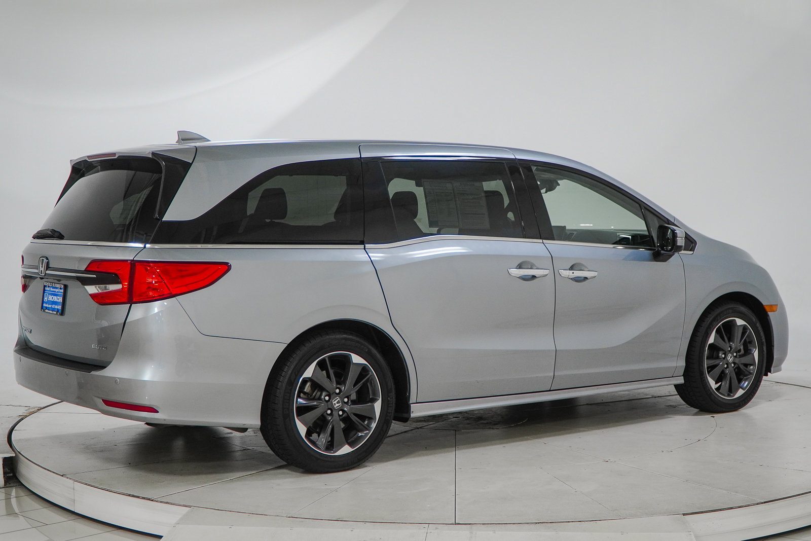 Used 2024 Honda Odyssey Elite image 14