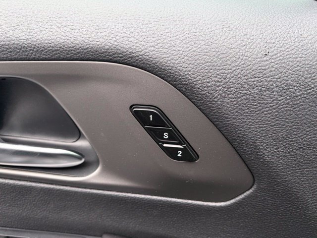 New 2027 Chrysler Pacifica Limited w/ Family Tech Group AWD/4WD image 14