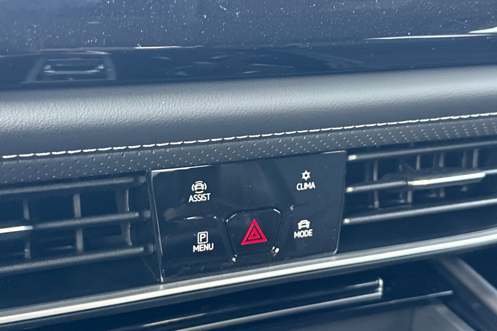 New 2026 Volkswagen Atlas SE AWD/4WD image 21